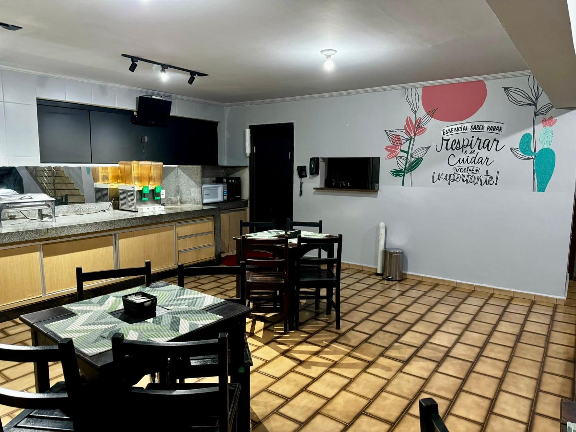 Hotel Castro Itumbiara Bagian luar foto